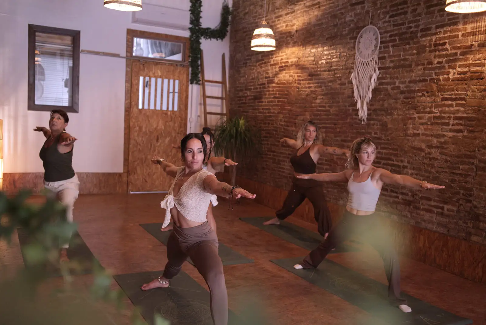 Clase de Power Vinyasa en SAHURI Studio